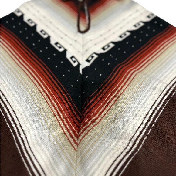 Vintage 1970’s Aztec fringe poncho/cape women's s/m - Picture 2 of 3